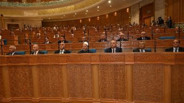 الشيوخ يناقش سياسة الحكومة بشأن رقابة الأسواق وحماية المواطنين من غلاء الأسعار الشيوخ يناقش سياسة الحكومة بشأن رقابة الأسواق وحماية المواطنين من غلاء الأسعار