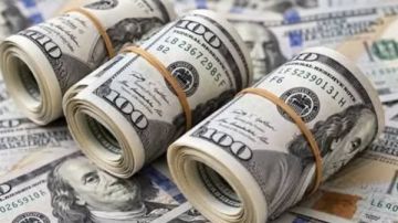 الأخضر يواصل ارتفاعه اليوم الاثنين.. اعرف سعر الدولار الأخضر يواصل ارتفاعه اليوم الاثنين.. اعرف سعر الدولار