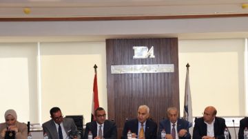 رجال الأعمال تبحث مع جهاز المشروعات دمج الشركات الصغيرة في سلاسل الإمداد وزيادة الصادرات رجال الأعمال تبحث مع جهاز المشروعات دمج الشركات الصغيرة في سلاسل الإمداد وزيادة الصادرات