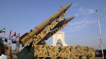 التلفزيون الإيراني: طهران تستعد لحرب شاملة وتهدد بالرد على أي اعتداء أو اغتيال دون قيود التلفزيون الإيراني: طهران تستعد لحرب شاملة وتهدد بالرد على أي اعتداء أو اغتيال دون قيود