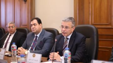 رئيس مصلحة الجمارك يبحث مع مجتمع الأعمال بالإسكندرية تحديات المنظومة الجمركية رئيس مصلحة الجمارك يبحث مع مجتمع الأعمال بالإسكندرية تحديات المنظومة الجمركية