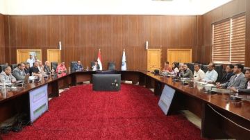 محافظ البحر الأحمر يستجيب لشكاوى المواطنين.. لجنة هندسية لفحص مشكلات منطقة الروضة محافظ البحر الأحمر يستجيب لشكاوى المواطنين.. لجنة هندسية لفحص مشكلات منطقة الروضة