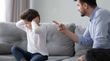 الطفل الذي يرد بعصبية.. قلة أدب أم رسالة تحتاج لفهم؟.. استشاري علاقات أسرية تجيب الطفل الذي يرد بعصبية.. قلة أدب أم رسالة تحتاج لفهم؟.. استشاري علاقات أسرية تجيب