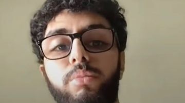 أنا بتعمى.. استغاثة شاب مصاب بالتهاب الشبكية الصباغي بحثا عن فرصة عمل أنا بتعمى.. استغاثة شاب مصاب بالتهاب الشبكية الصباغي بحثا عن فرصة عمل