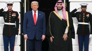 ترامب يكشف لـCNN عن اتصال مع ولي العهد السعودي بعد هجمات الحوثيين ترامب يكشف لـCNN عن اتصال مع ولي العهد السعودي بعد هجمات الحوثيين