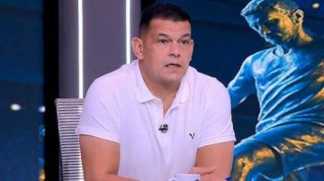 عبد الواحد السيد: الزمالك سيصل إلى نهائي دوري أبطال إفريقيا.. والأهم الفوز على المقاولون العرب عبد الواحد السيد: الزمالك سيصل إلى نهائي دوري أبطال إفريقيا.. والأهم الفوز على المقاولون العرب