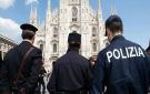 يقل 22 شخصا.. القبض على مصري في إيطاليا بتهمة قيادة قارب هجرة غير شرعية