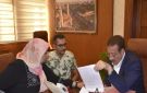محافظ بورسعيد يفتح أبوابه للمواطنين.. ويستقبل عددا منهم لاستعراض ومناقشة مطالبهم عن قرب