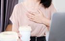 بعد فنجان القهوة.. لماذا تشعرين بخفقان في القلب أحيانا؟