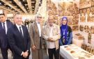 محافظ الوادي الجديد تتفقد أجنحة المحافظة المشاركة بمعرض تراثنا 