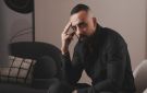 بعد نجاح أغنية المصريين.. عماد كمال يطرح أغنيته مش خسارة عبر منصات التواصل الاجتماعي - eg