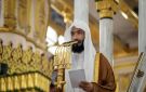 داعيا إلى التدبر في حكمته.. خطيب المسجد النبوي: الله يبتلي العباد بالخير والشر - eg