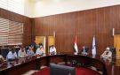 محافظ البحر الأحمر يلتقي أصحاب الورش لمناقشة مستجدات مدينة الحرفيين بالغردقة