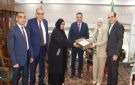 محافظ القليوبية يستقبل قيادات البنك الزراعي المصري لبحث دعم الأسر الأولى بالرعاية - eg