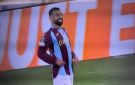 النجيل الصناعي يفجر الجدل حول محمد صلاح.. غادر معسكر منتخب مصر بسببه وظهر أساسيا مع طرابزون سبور