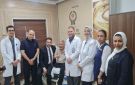 من غزة إلى دار الشفاء.. السفير الفلسطيني يطمئن على رحلة علاج الصحفي زكريا التلمس