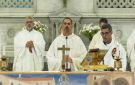 الرهبنة الفرنسيسكانية بالقاهرة تحتفل بعيد القديس فرنسيس الآسيزي صور