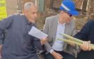 محافظ المنيا يلتقي أهالي كفر خزام ويستمع إلى مطالبهم وشكاواهم - eg