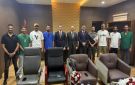 وصول البحارة المصريين إلى مقديشيو تمهيدا لسفرهم إلى القاهرة برفقه السفير المصري