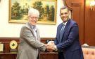 محافظ البحر الأحمر يبحث مع القائم بأعمال السفير الأمريكي فرص الشراكة في مشروعات المياه والسياحة والاستثمار - eg