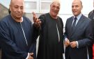 وسط أهالي قرية كفر الساحل.. محافظ الغربية يطمئن على الخدمات ويستمع لمطالب المواطنين