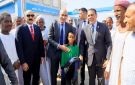 وزير التعليم يلتقي بالطالب بطل فيديو تحية العلم بشلاتين ويشيد بإعتزازه بوطنه
