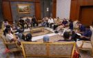 اللجنة المنظمة العليا لبطولة العالم لناشئي الريشة الطائرة تناقش متطلبات الاتحاد الدولي