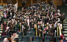 رئيس جامعة أسيوط يشهد حفل تخرج الدفعة الأربعين بكلية التمريض