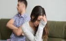 6 عوامل نفسية واجتماعية قد تنذر بتصاعد الخلافات الأسرية إلى جرائم.. تحذير للآباء والأمهات