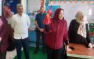 بين مسرح العرائس وامتحانات أكتوبر.. وفاء رضا تتابع انتظام الدراسة بمدرسة فاطمة الزهراء بدهب