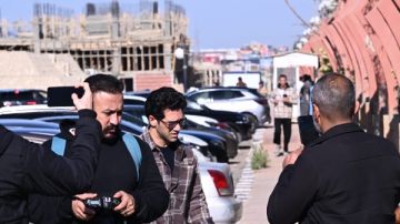 أبطال مسلسل الست موناليزا يشاركون في جنازة والد مي عمر