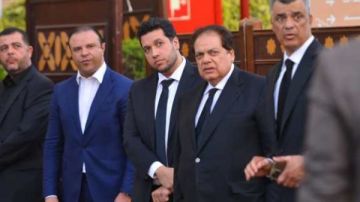 أحمد موسى يقدم العزاء والمواساة للنائب محمد أبو العينين في وفاة شقيقته