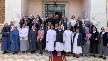 البطريرك إبراهيم إسحق يلتقي راهبات إيبارشية طيبة