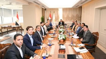 وزير الشباب والرياضة يناقش استعدادات تنفيذ ماراثون المتحف الكبير