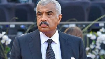 عمرو أديب يحذر من تقلبات سوق العقارات.. وهشام طلعت مصطفى يرد: المبيعات تحسنت في يناير الحالي