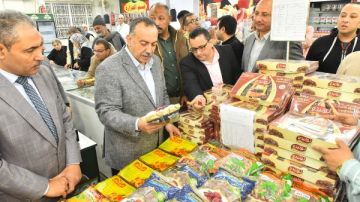 محافظ أسيوط يطلق معارض أهلا رمضان بشرق وغرب المدينة