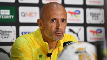 مدرب صن داونز يطلق قنبلة تحكيمية ويطالب بتحقيق عاجل في كواليس المباريات مدرب صن داونز يطلق قنبلة تحكيمية ويطالب بتحقيق عاجل في كواليس المباريات