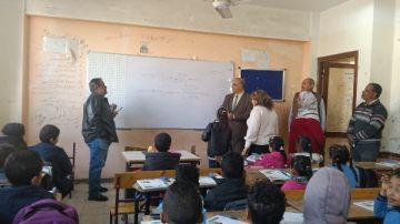 أخبار قنا: إصابة 7 أشخاص فى حادث انقلاب سيارة نقل.. وتحصين 128 كلبا ضالا لحماية الصحة العامة