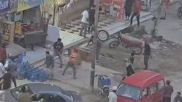 إحالة أوراق كوافير إلى مفتي الجمهورية بعد اتهامه بقتل طفل بالمهندسين إحالة أوراق كوافير إلى مفتي الجمهورية بعد اتهامه بقتل طفل بالمهندسين