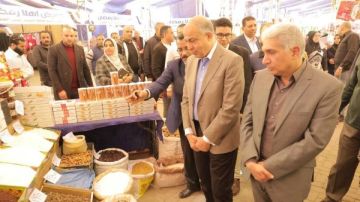بمشاركة 40 عارضا ..محافظ المنيا يفتتح معرض أهلا رمضان بحي غرب المدينة