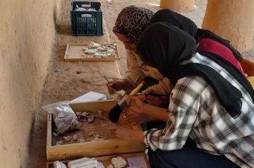 جامعة مطروح: طلاب الآثار يشاركون في أعمال البعثة الدولية بمنطقة أمهدة 