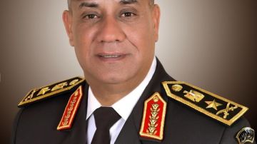 ننشر الصورة الرسمية للفريق أشرف سالم زاهر وزير الدفاع الجديد