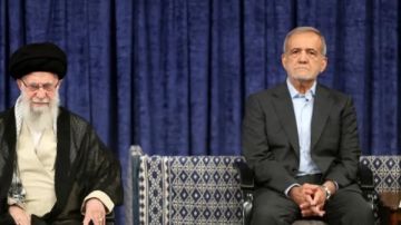 اغتيال قادة النظام.. الضربات الإسرائيلية تستهدف المرشد الإيراني وبزشكيان