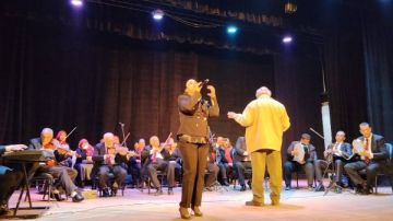 الثقافة تحتفي بمواهب مشروع اعرف مبدع وارسمه بقصر روض الفرج الثقافة تحتفي بمواهب مشروع اعرف مبدع وارسمه بقصر روض الفرج