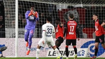 رين يهزم باريس سان جيرمان بثلاثية ويهدد صدارته في الدوري الفرنسي