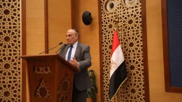 سمير فرج: الرئيس السيسي أعلن التهجير خط أحمر.. ولن يسمح بتصفية القضية الفلسطينية سمير فرج: الرئيس السيسي أعلن التهجير خط أحمر.. ولن يسمح بتصفية القضية الفلسطينية