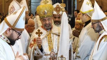 البطريرك الأنبا إبراهيم إسحق يحتفل بعيد تقدمة يسوع إلى الهيكل بالأقصر البطريرك الأنبا إبراهيم إسحق يحتفل بعيد تقدمة يسوع إلى الهيكل بالأقصر