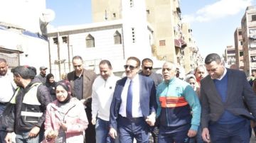 محافظ بورسعيد يتابع أعمال تحسين مستوى النظافة ورفع كفاءة شبكة الصرف الصحي.. صور