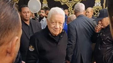 مرتضى منصور ومجدي عبد الغني وفاروق جعفر في عزاء مصطفى رياض نجم الترسانة مرتضى منصور ومجدي عبد الغني وفاروق جعفر في عزاء مصطفى رياض نجم الترسانة