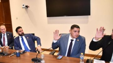 نائب يطالب بعرض مشروع قانون الكهرباء على طاقة النواب نائب يطالب بعرض مشروع قانون الكهرباء على طاقة النواب